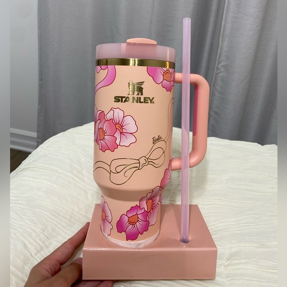 NEW Stanley x Barbie Just Peachy Barbie 80S PEACHES ’N CREAM QUENCHER 40 OZ - Picture 9 of 15